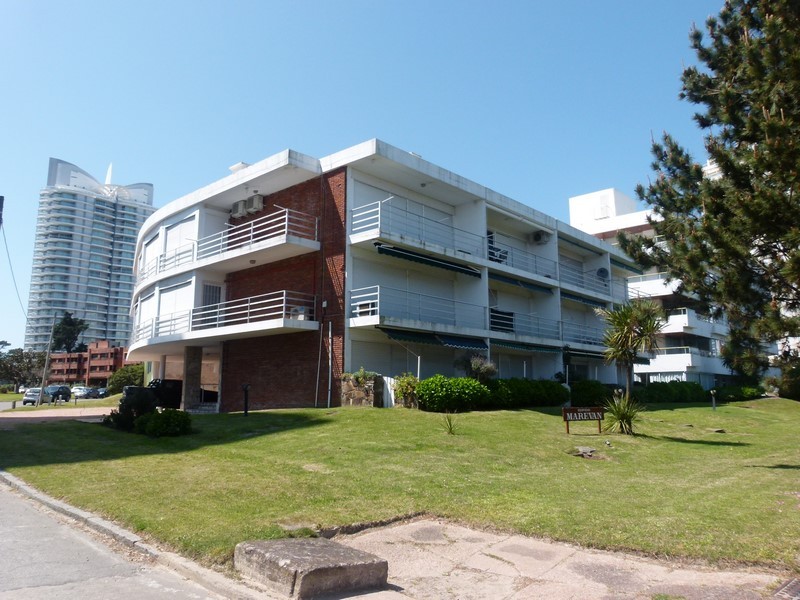 Departamento en venta en primera linea de mansa